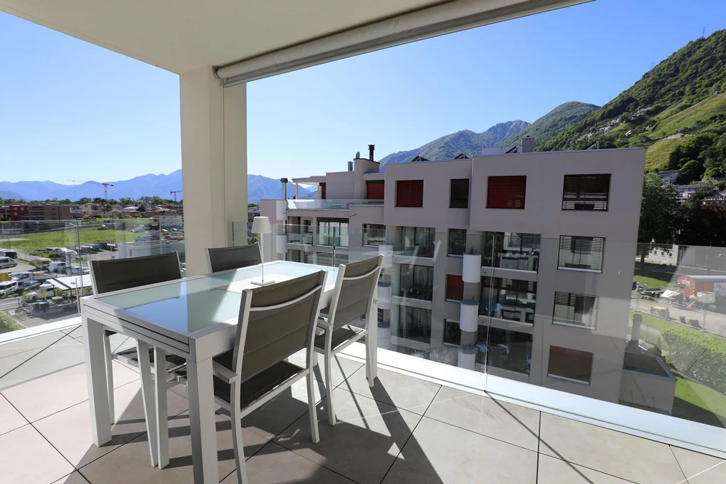 Penthouse moderno con vista aperta - Foto 3 di 24