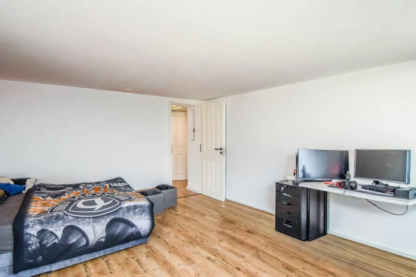 8.5-Zimmer-Einfamilienhaus mit modernem Ausbau und nachhaltiger Tec... - Photo 14 of 23