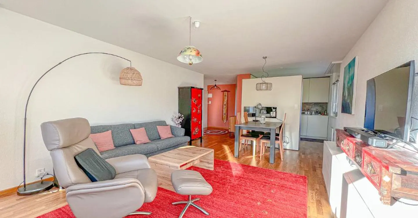 Incantevole appartamento di 4,5 stanze con balcone - Foto 3 di 12