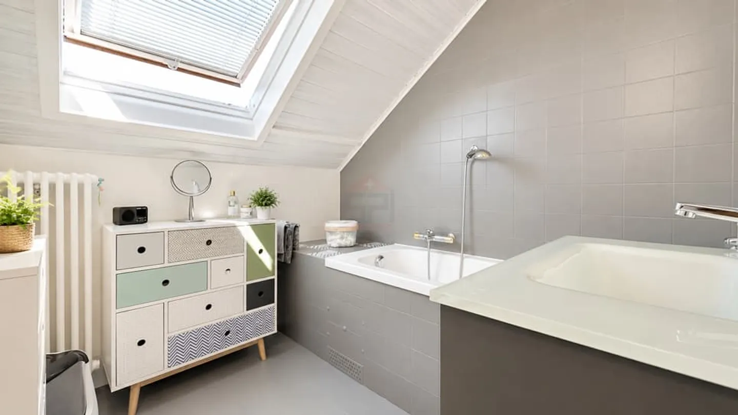 4-room penthouse of 113 m² in the center of Bernex - Photo 8 of 8