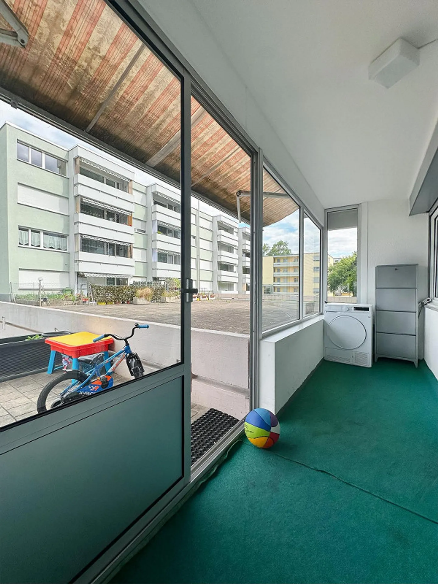 Appartamento 3,5 locali con giardino d'inverno e posto auto doppio - Foto 7 di 10