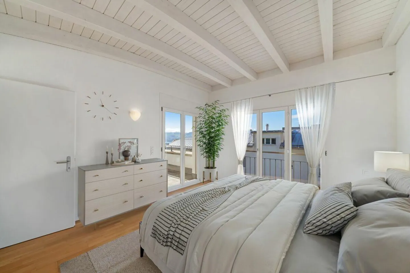 Au-dessus des toits de Stäfa - Oasis de bien-être avec vue partielle sur le lac - Photo 2 sur 3