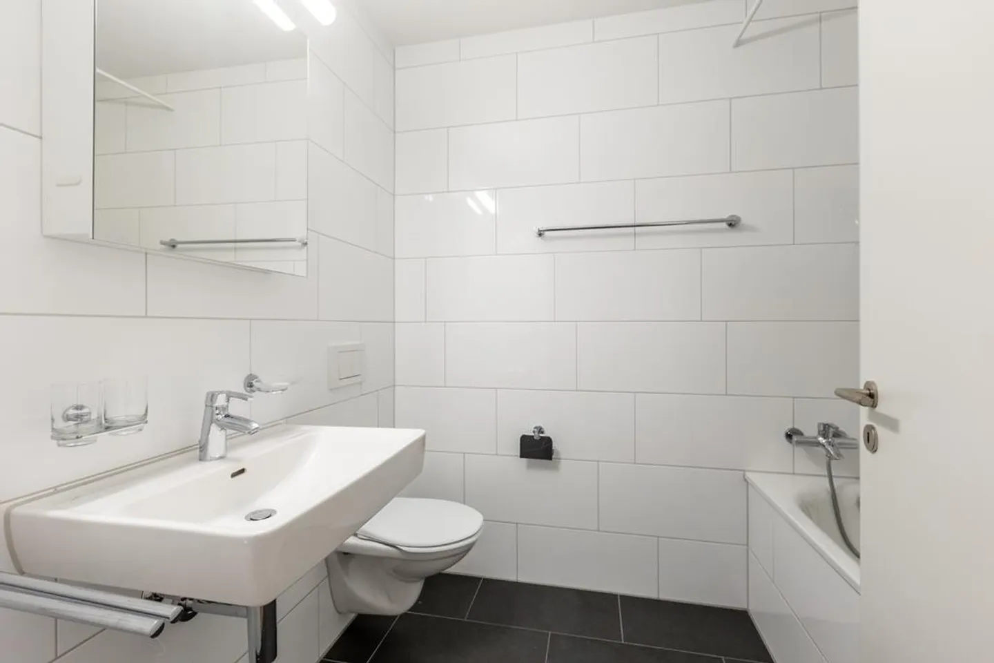 Your new feel-good oasis in Zurich! - Photo 3 of 5