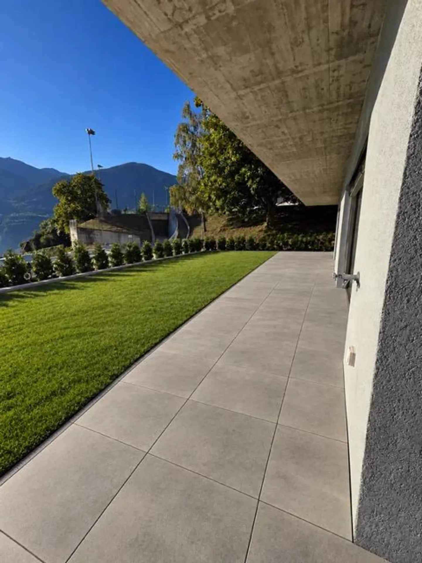 2 x 2,5 Zimmer neu mit Panoramablick und Terrasse - Foto 4 von 5