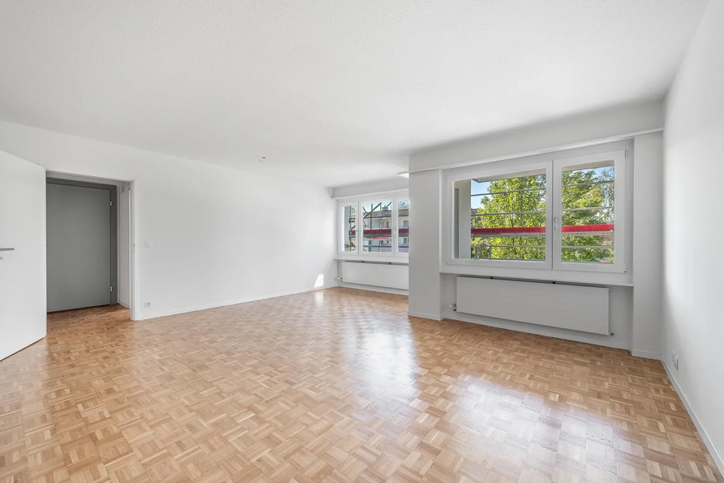 Geräumige Wohnung mit Balkon - Foto 2 von 6