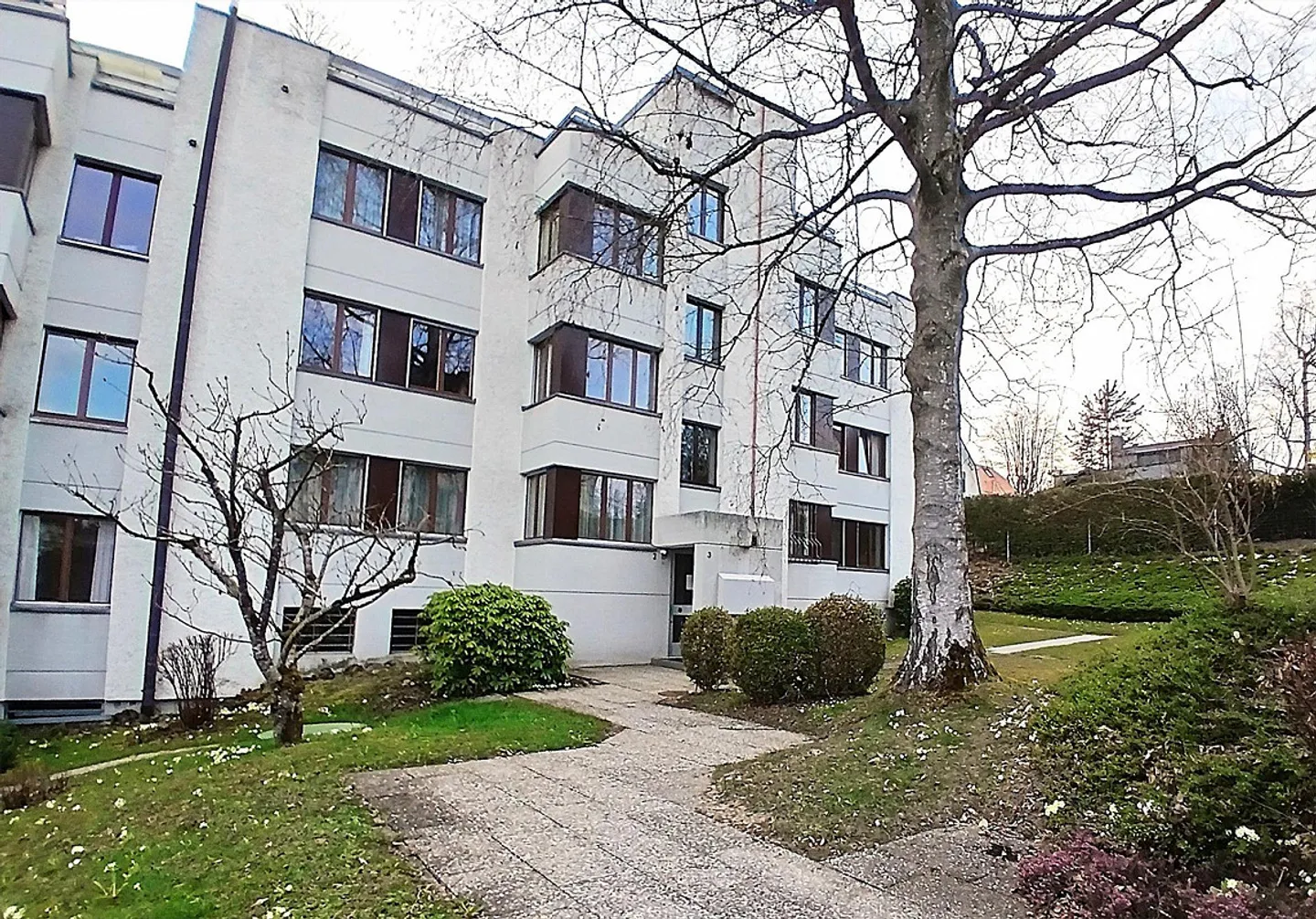 Appartement lumineux de 4,5 pièces avec balcon à Saint-Gall - Photo 2 sur 14