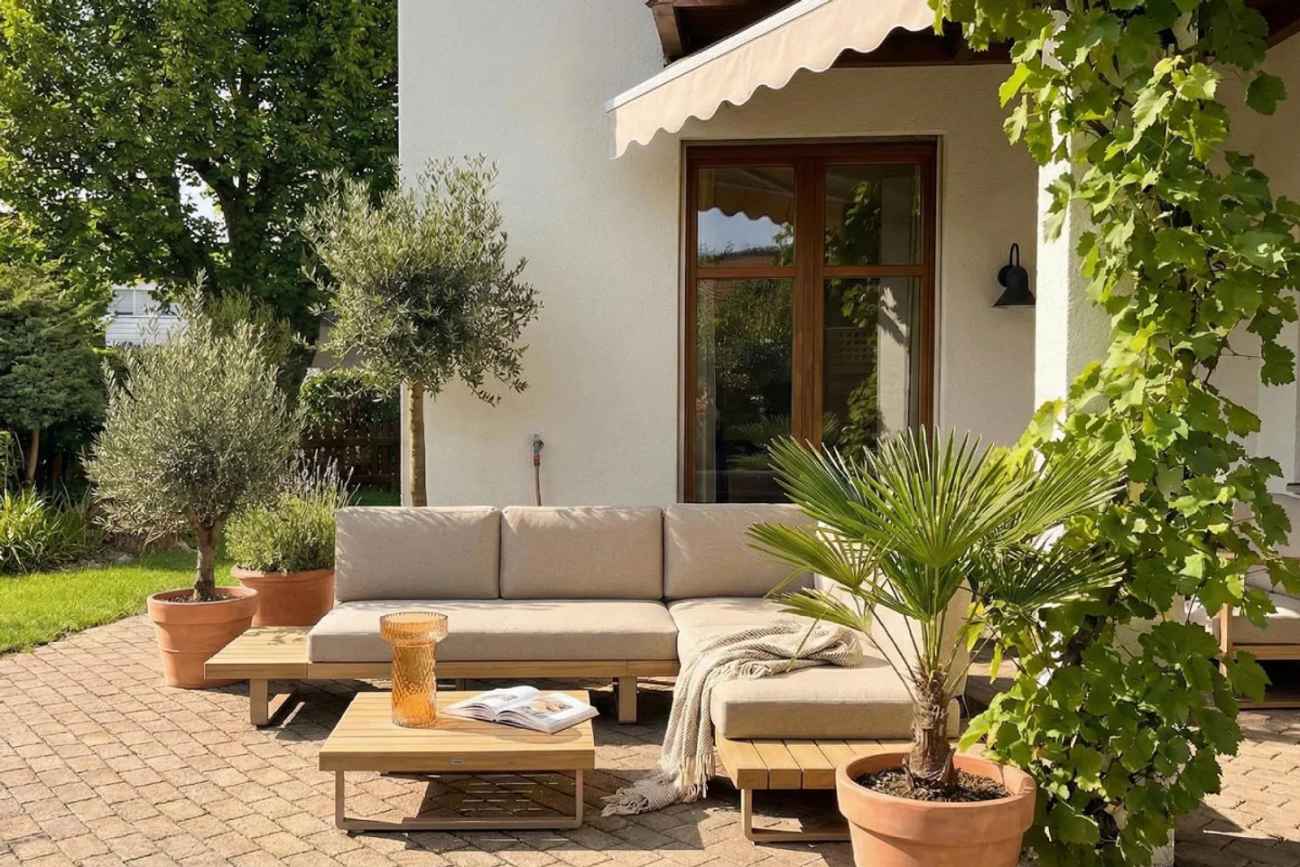 Semi-Detached Family House with Rigi View and Idyllic Garden - Photo 5 of 20