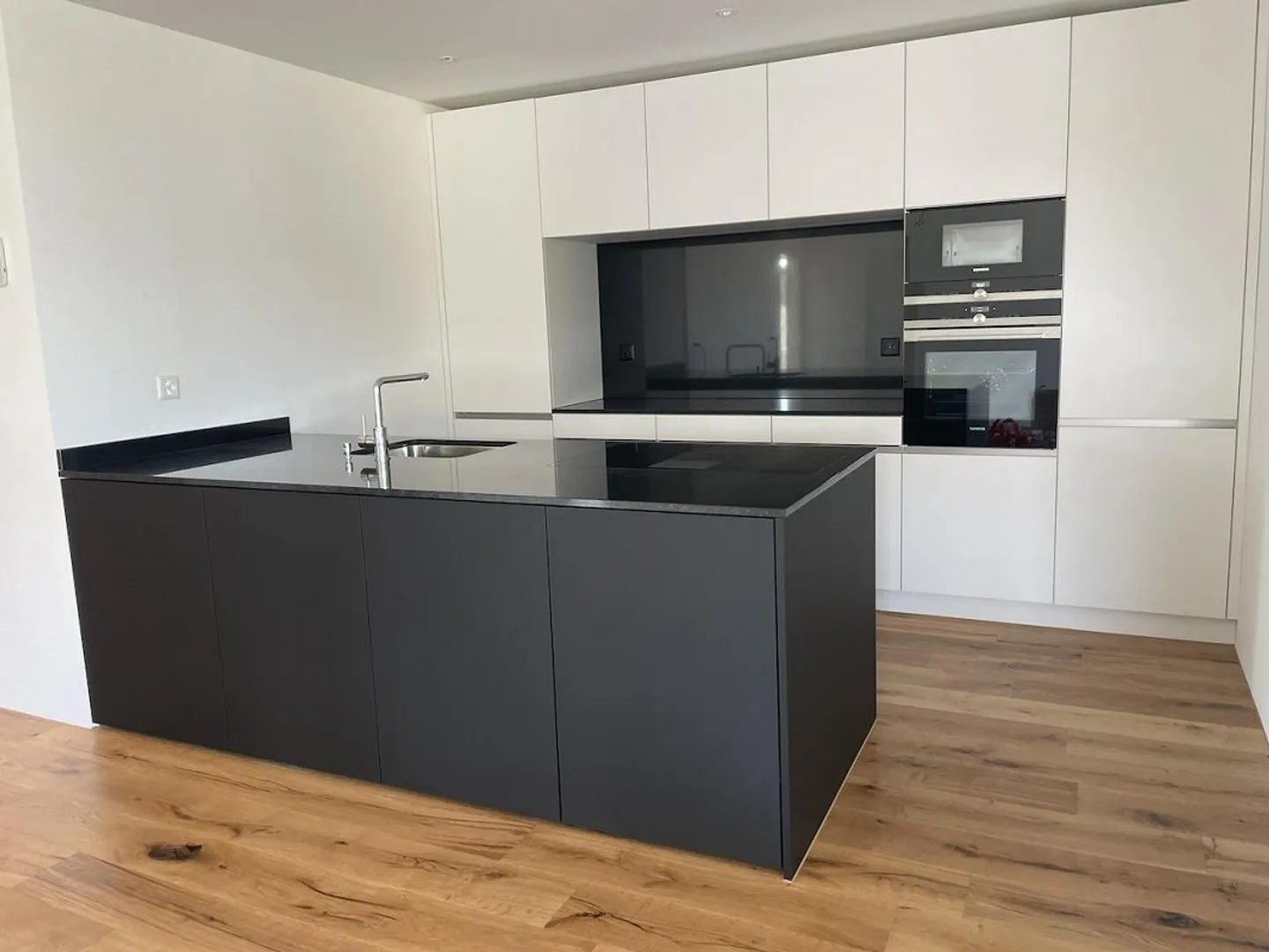 Bellissimo appartamento di 4,5 stanze in affitto - Foto 3 di 14