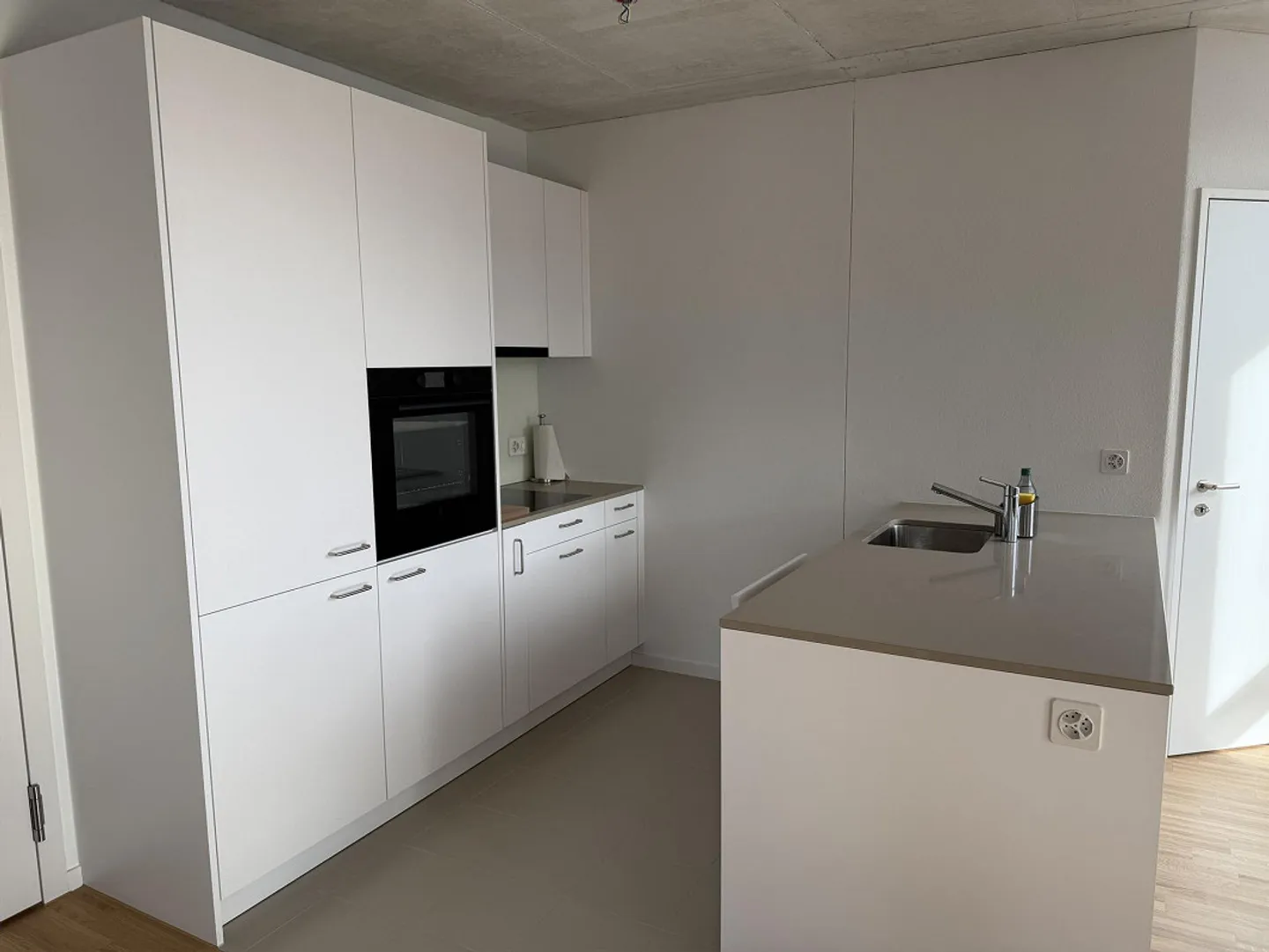 Cercasi nuovo inquilino per un moderno appartamento di 2,5 stanze nel quartiere Aeschbach - Foto 4 di 6