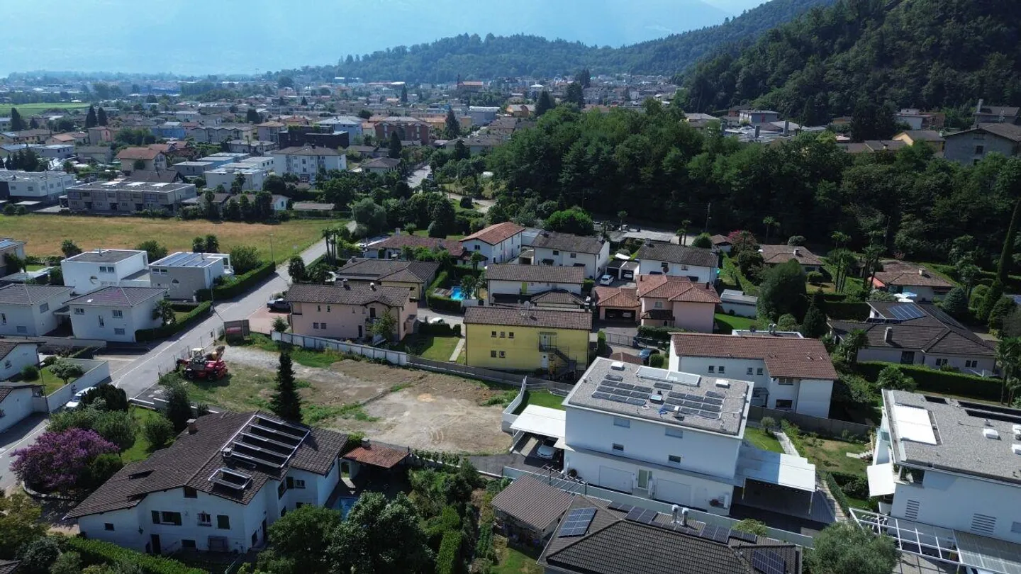 LOSONE - Modernes Duplex-Apartment mit privatem Garten - Foto 11 von 12