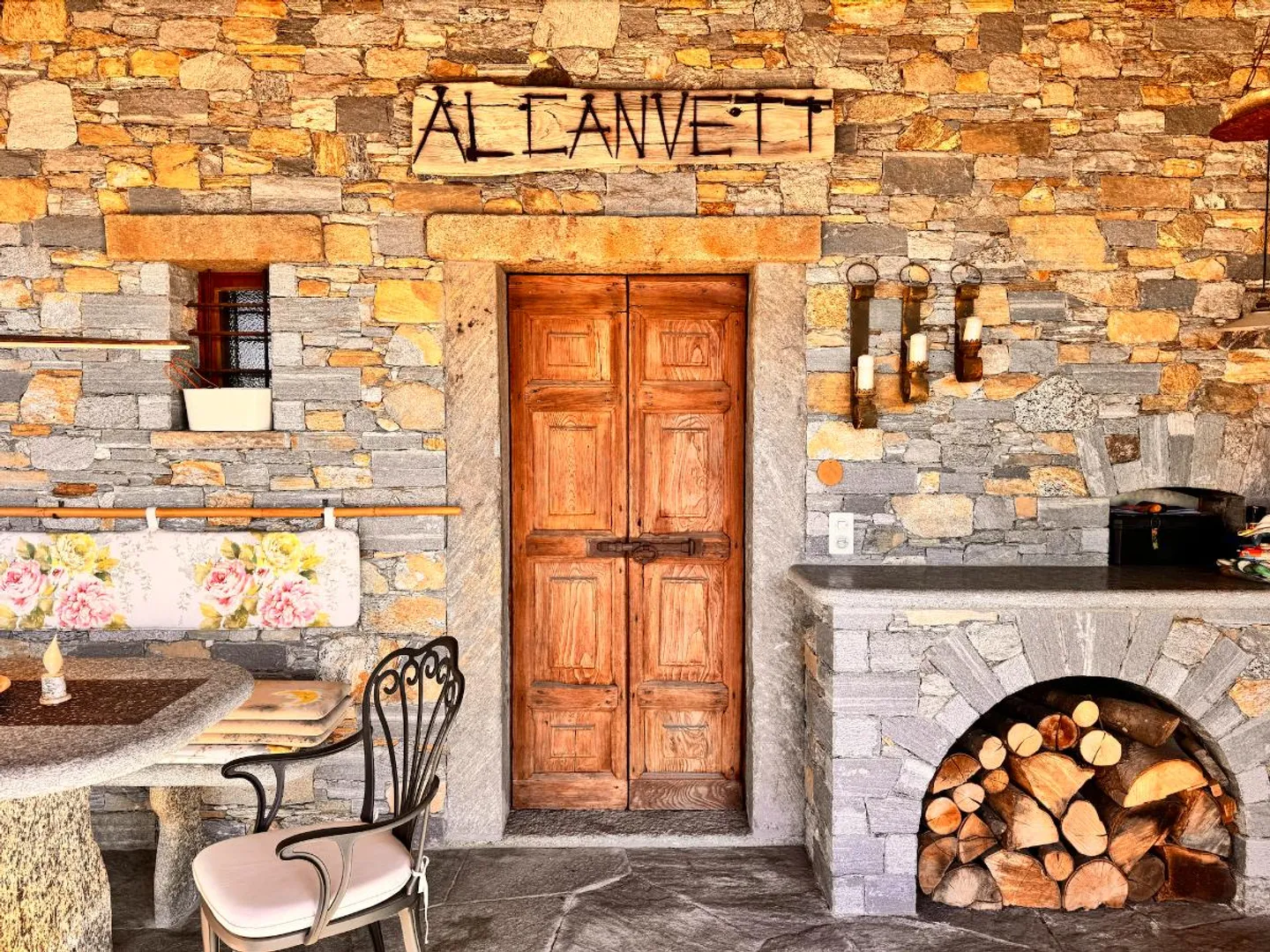 4 Room Single Family House - Photo 1 of 5