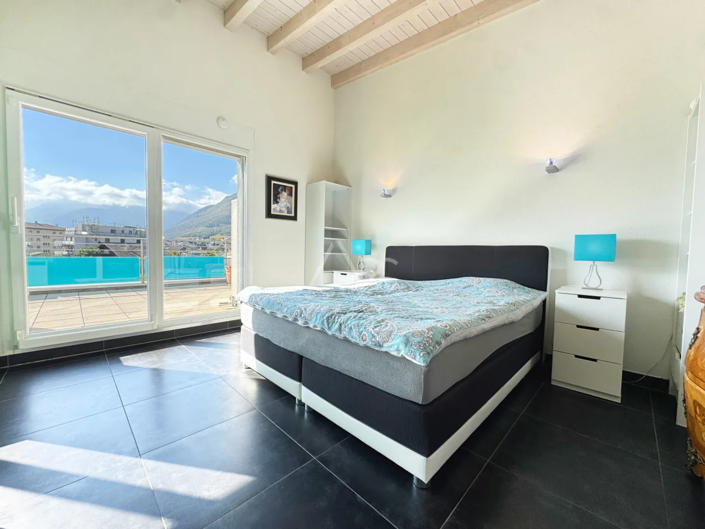 Penthouse with panoramic view in the heart of Fully - Photo 8 of 13