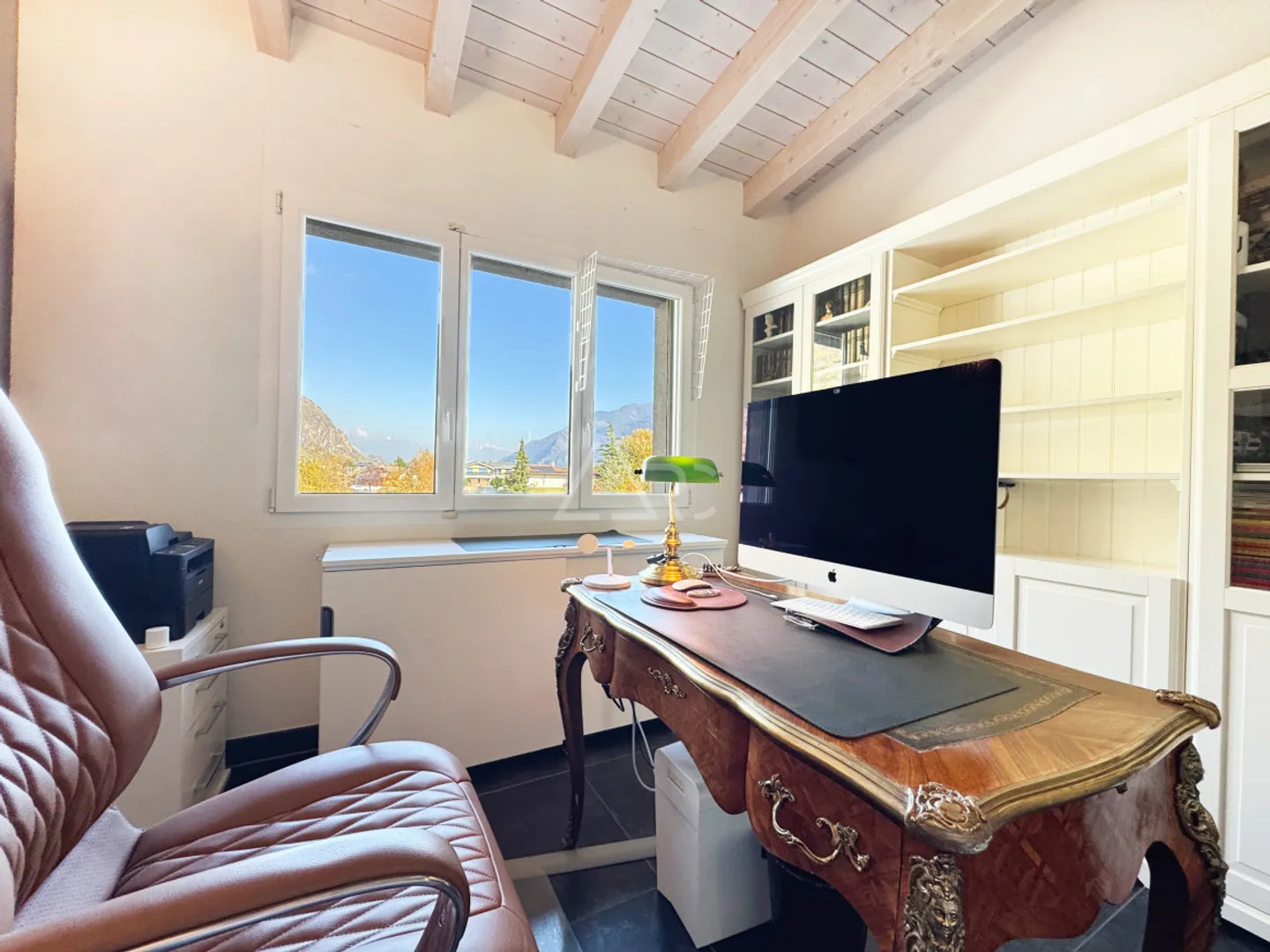 Penthouse with panoramic view in the heart of Fully - Photo 11 of 13