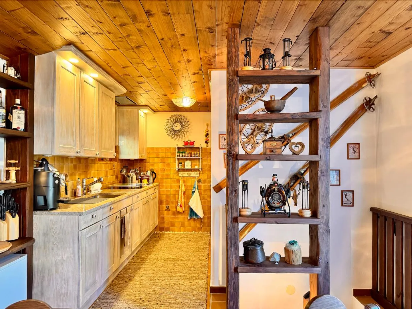 4 Room Single Family House - Photo 3 of 5