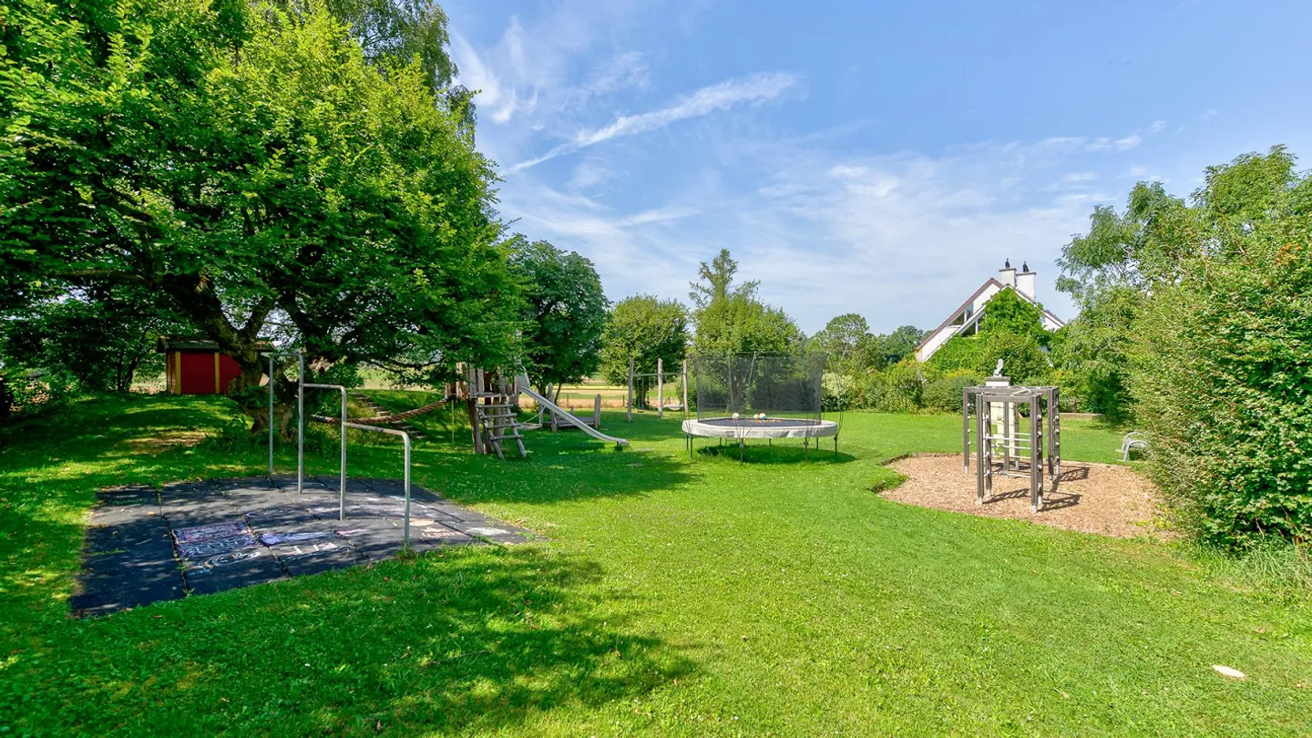 Casa a schiera adatta alle famiglie con piscina, area giochi e spazio ricreativo condiviso - Foto 4 di 12
