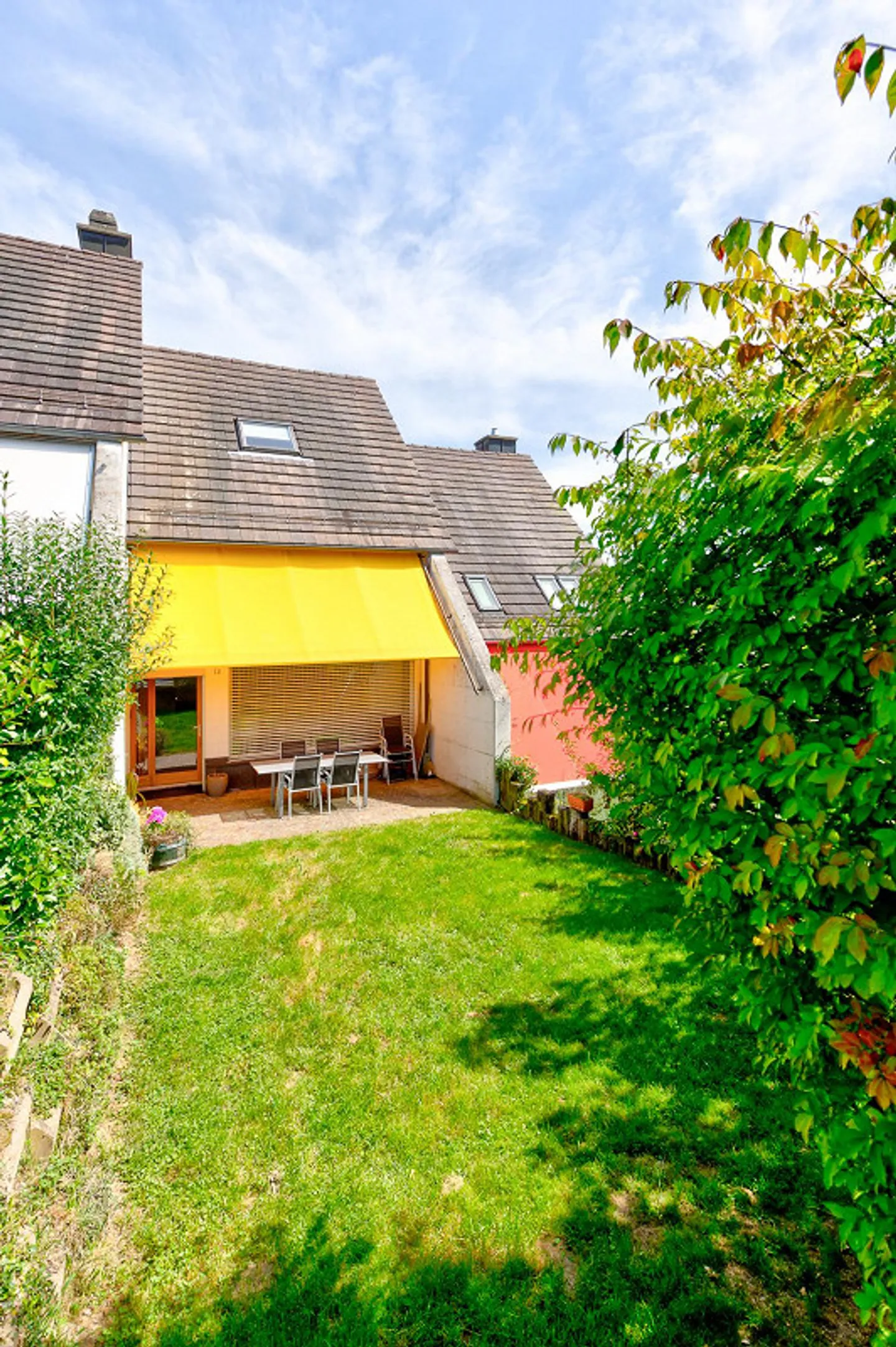 Casa a schiera adatta alle famiglie con piscina, area giochi e spazio ricreativo condiviso - Foto 5 di 12