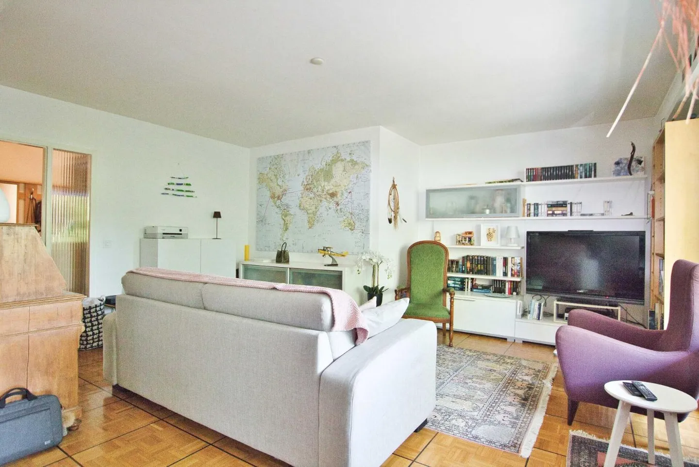 Beautiful renovated 3-room apartment - Photo 3 of 7