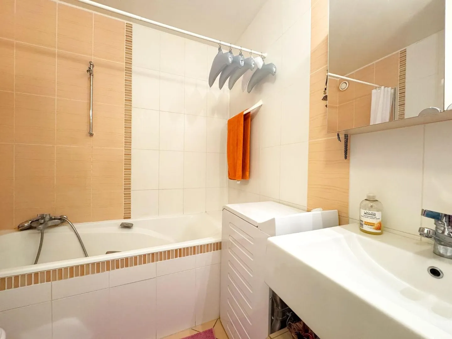 Beautiful renovated 3-room apartment - Photo 6 of 7