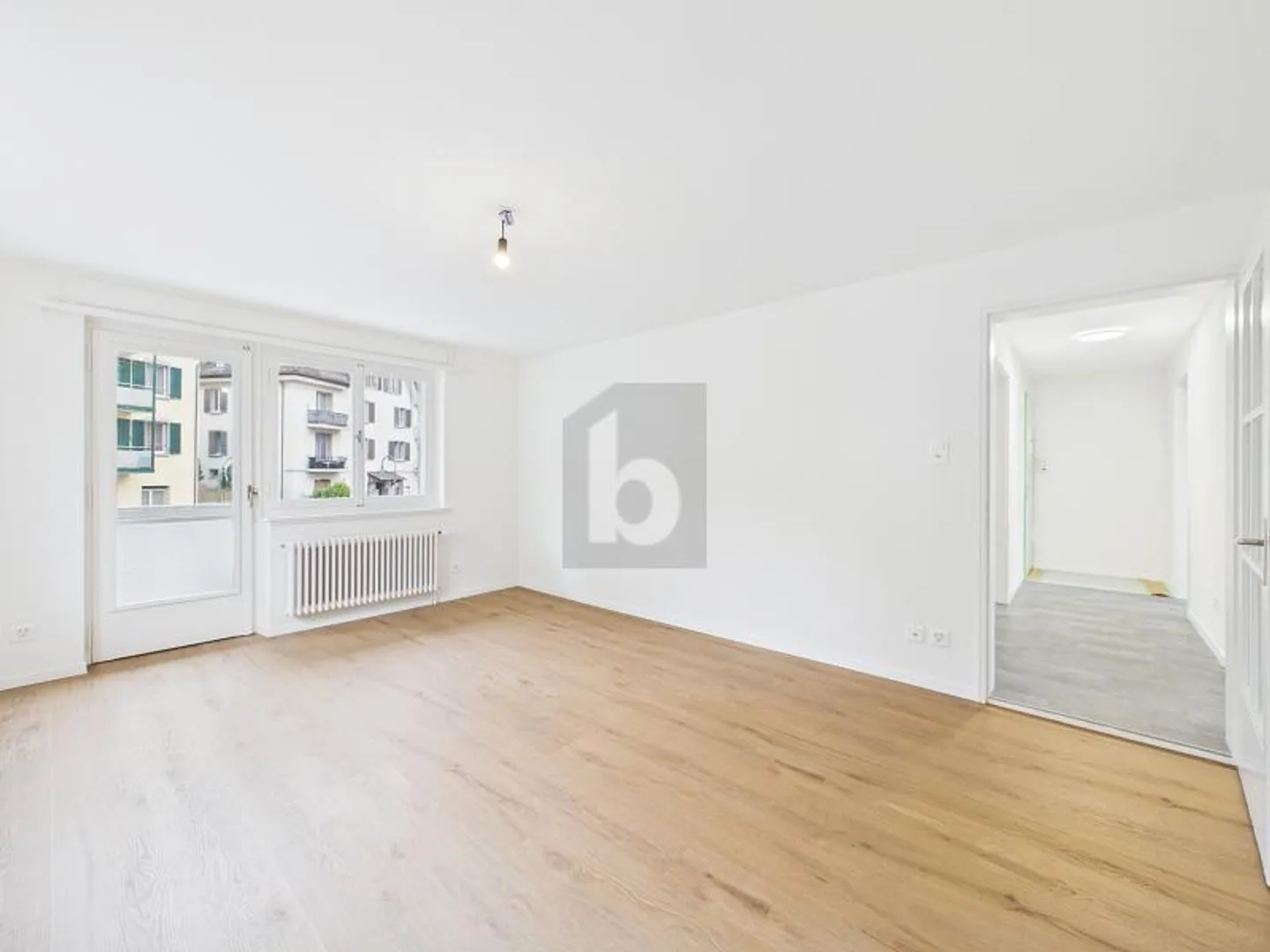 RENOVE RÉCEMMENT DANS UN QUARTIER RÉSIDENTIEL CALME - Photo 1 sur 6
