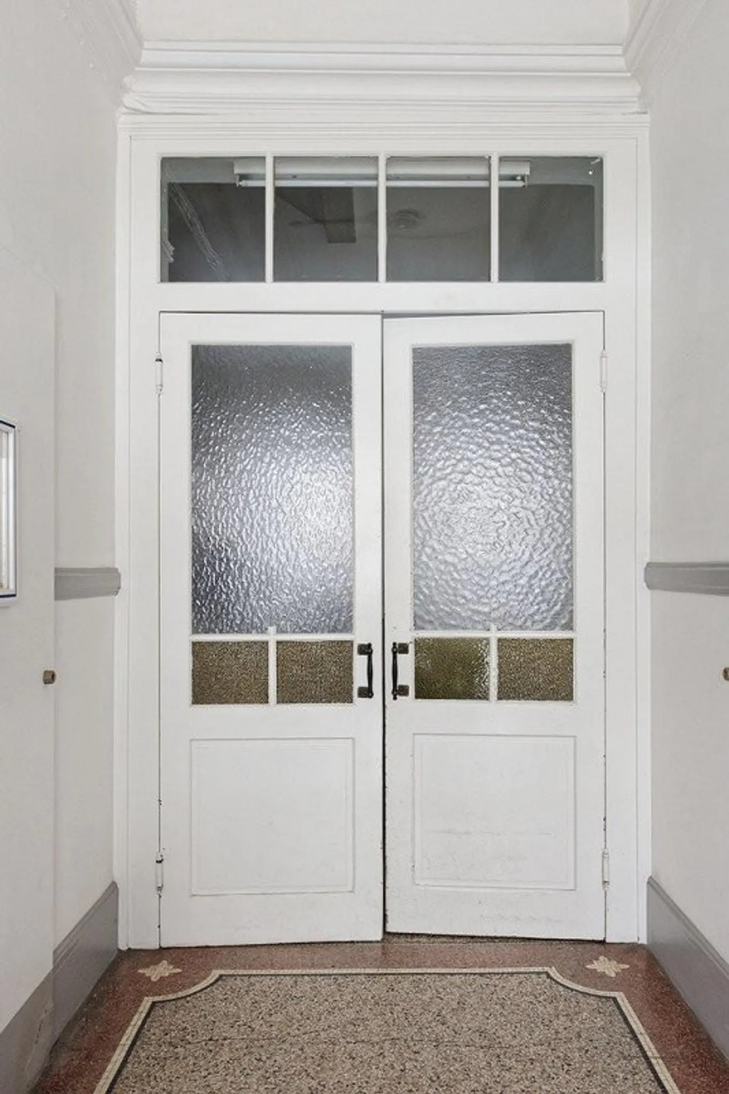 Schöne Wohnung mitten in Fribourg bis September 2026 - Foto 3 von 8