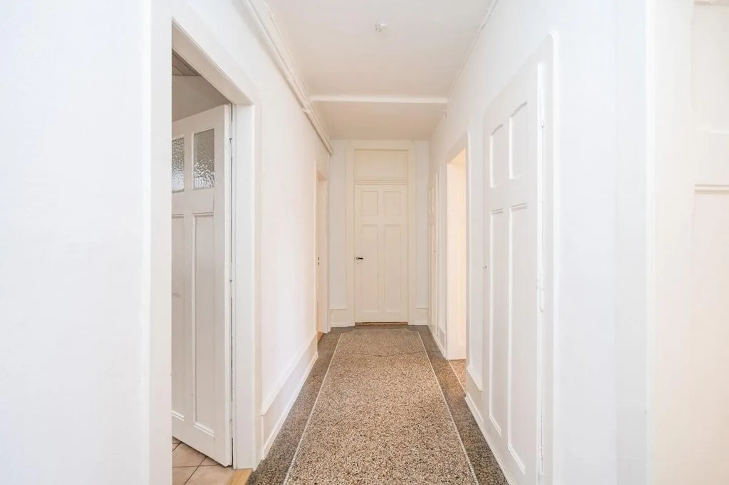 Schöne Wohnung mitten in Fribourg bis September 2026 - Foto 5 von 8