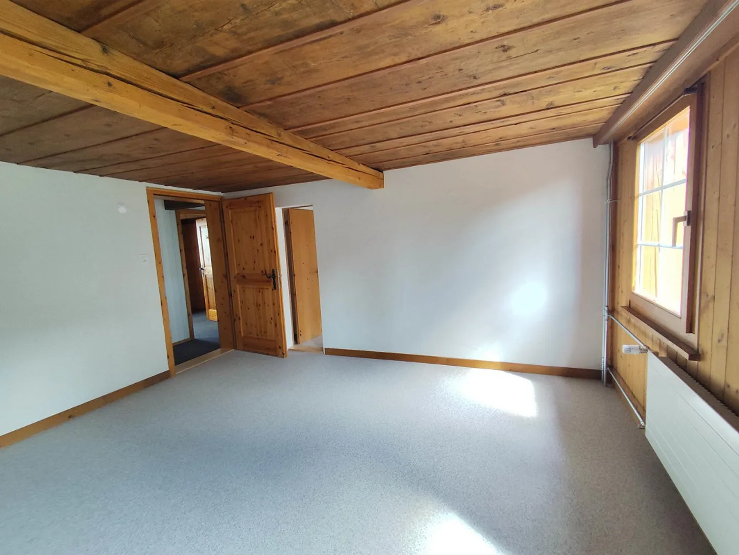 Appartamento affascinante di 6,5 stanze con grande garage - Foto 10 di 16