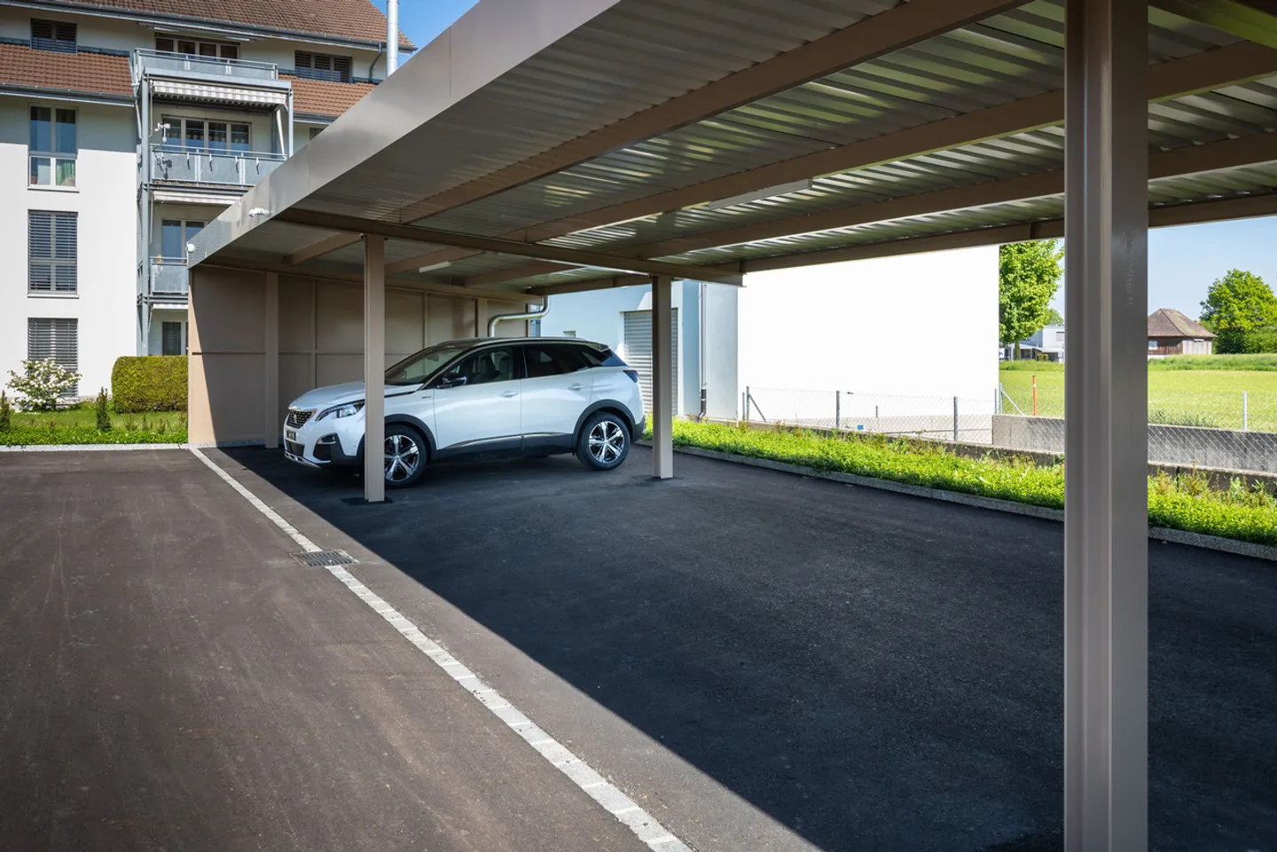 Überdachter Parkplatz mieten - Foto 4 von 8