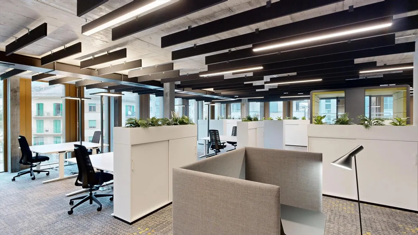 À louer au cœur de Sion, magnifiques bureaux partiellement meublés à partir de 70 m2 dans un nouveau quartier. - Photo 3 sur 12