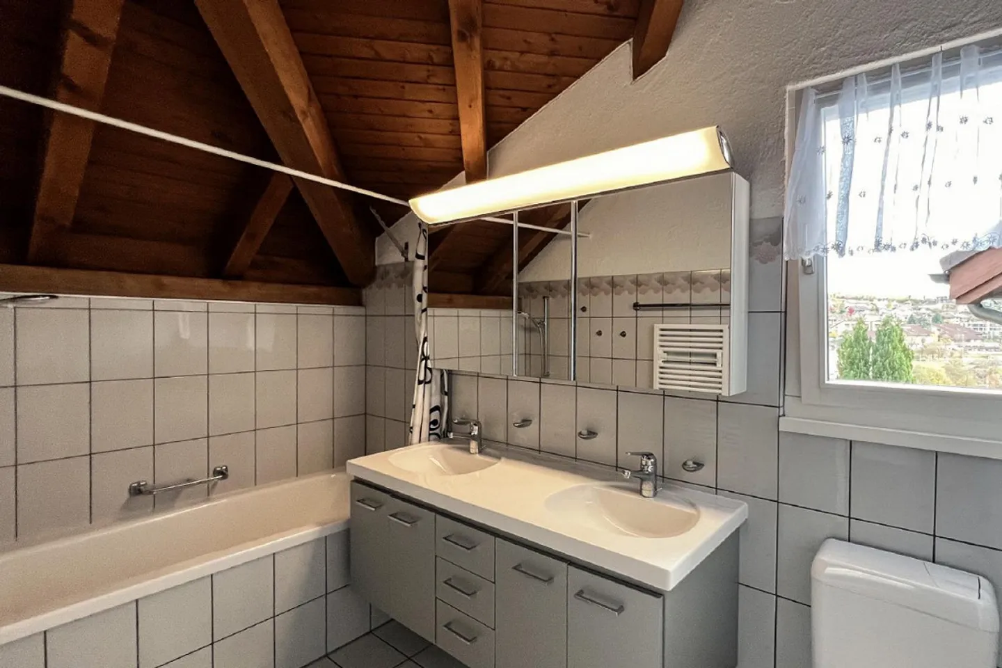 Semi-Detached Family House with Rigi View and Idyllic Garden - Photo 9 of 20