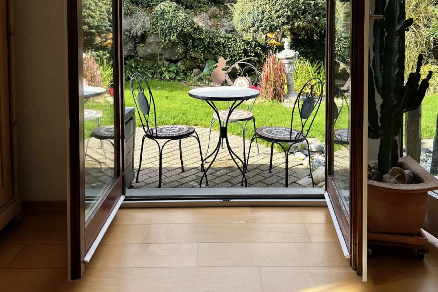 Semi-Detached Family House with Rigi View and Idyllic Garden - Photo 12 of 20