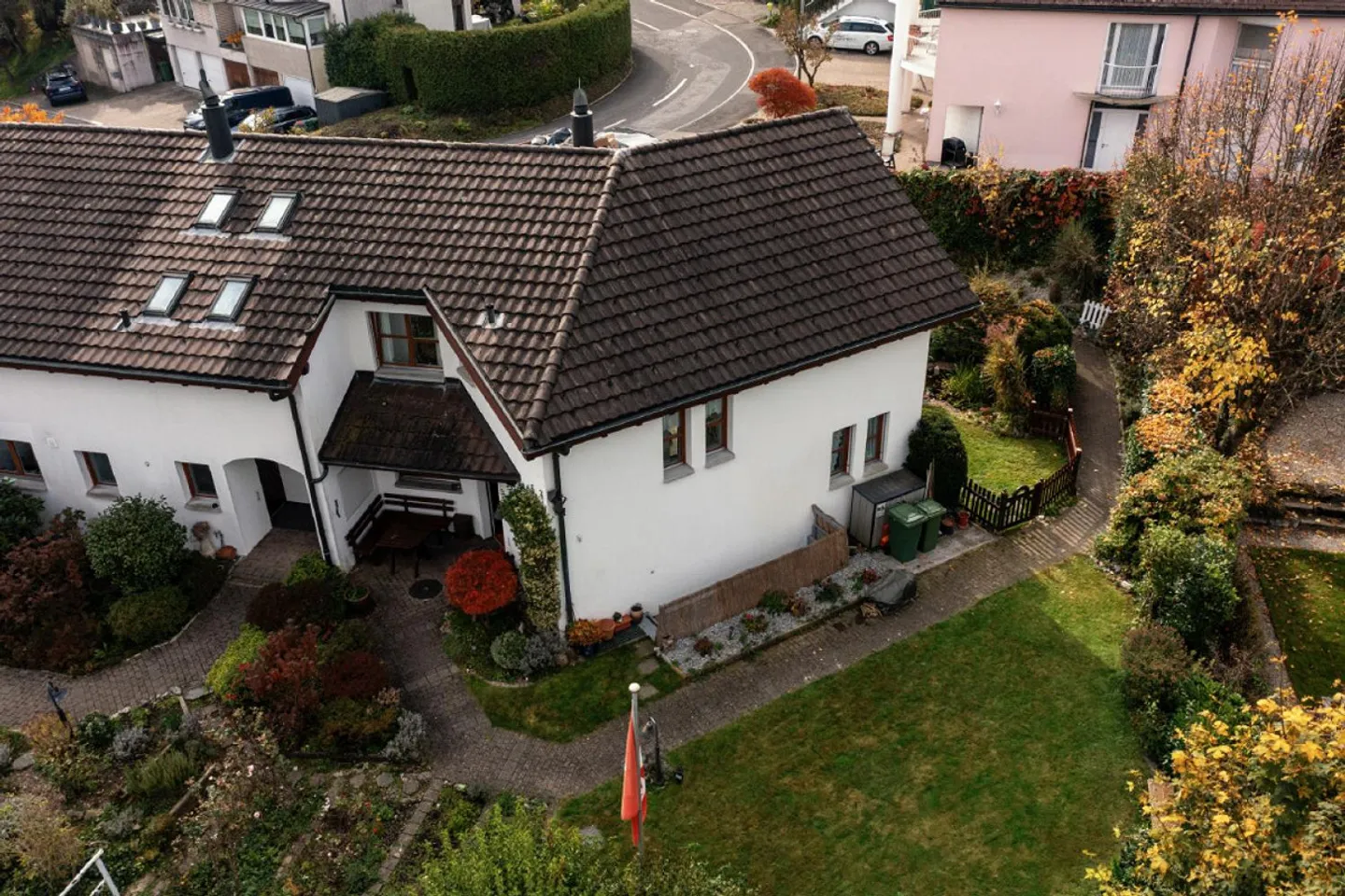 Semi-Detached Family House with Rigi View and Idyllic Garden - Photo 16 of 20