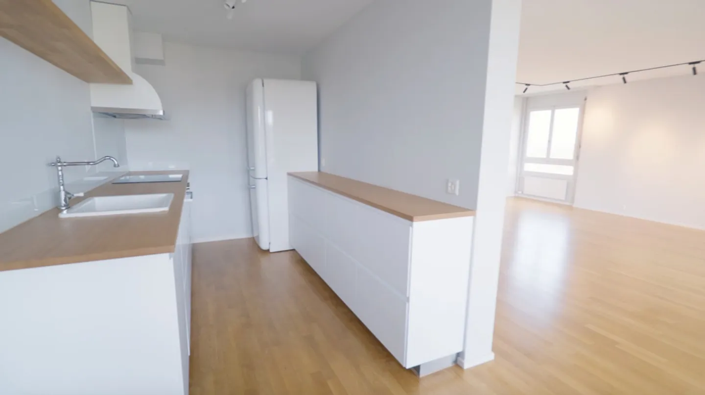 Comfortable 4.5-room apartment with large balcony and lift - ideal for families and seniors - Photo 3 of 12