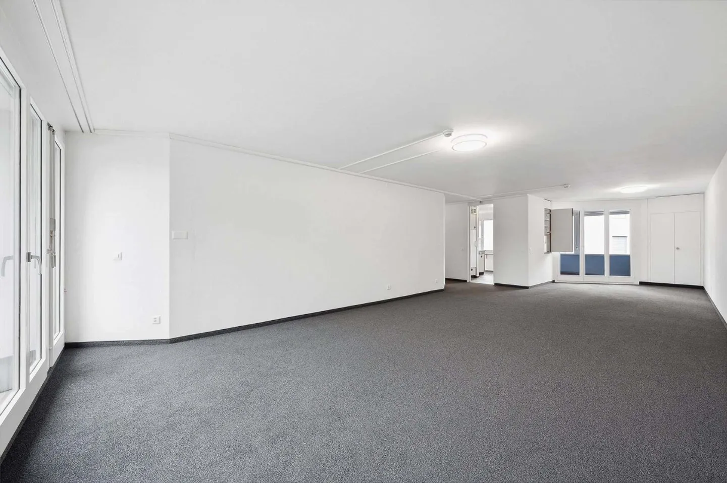 Proprietà commerciale e residenziale in vendita in una posizione centrale a Thayngen - Foto 4 di 10