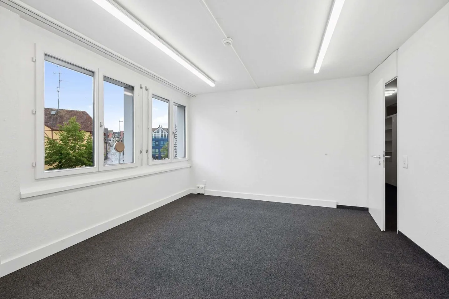 Proprietà commerciale e residenziale in vendita in una posizione centrale a Thayngen - Foto 8 di 10