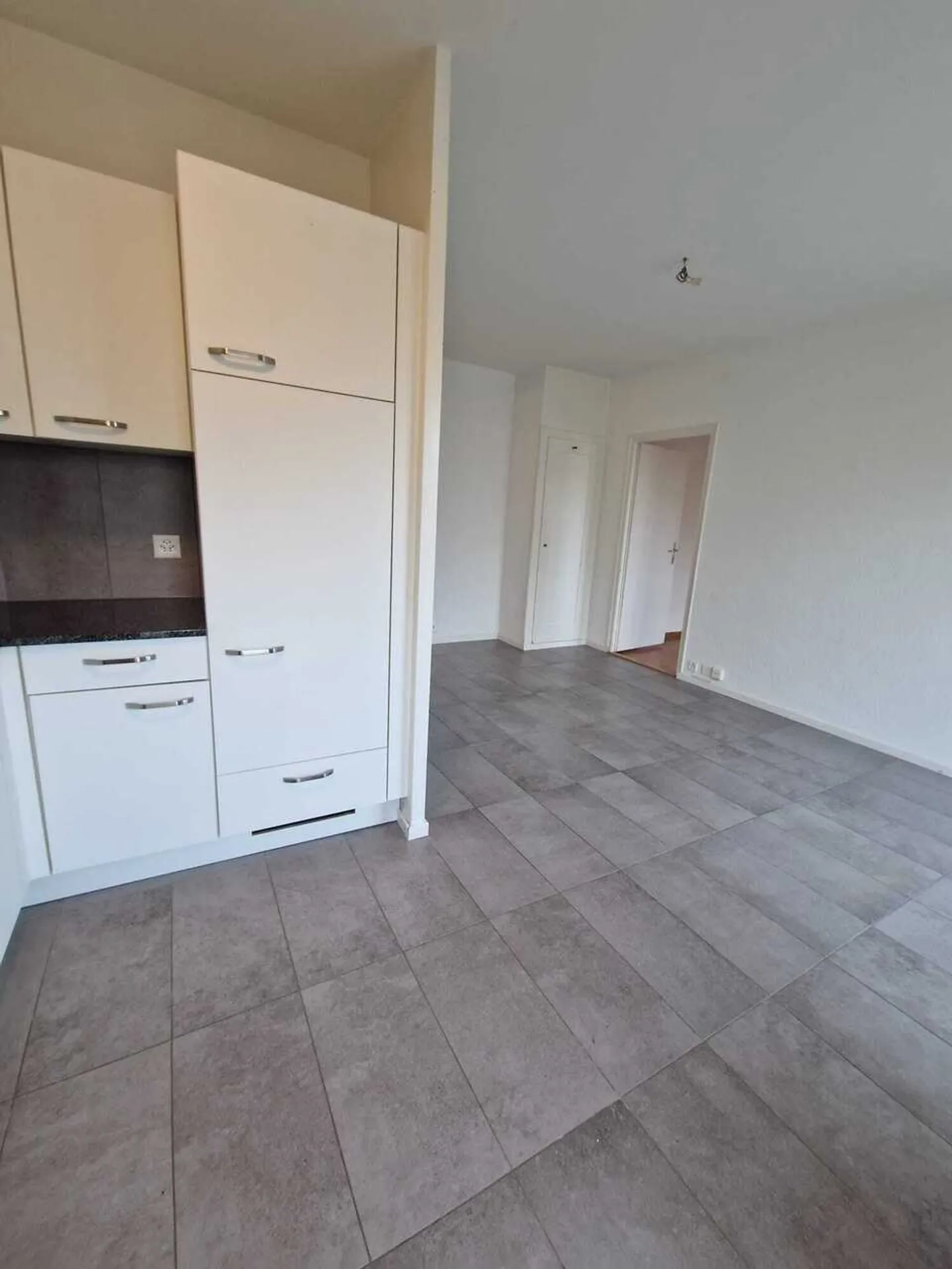 À louer, Appartement, 1010 Lausanne, Ref 1891.01.0503 - Photo 2 sur 7