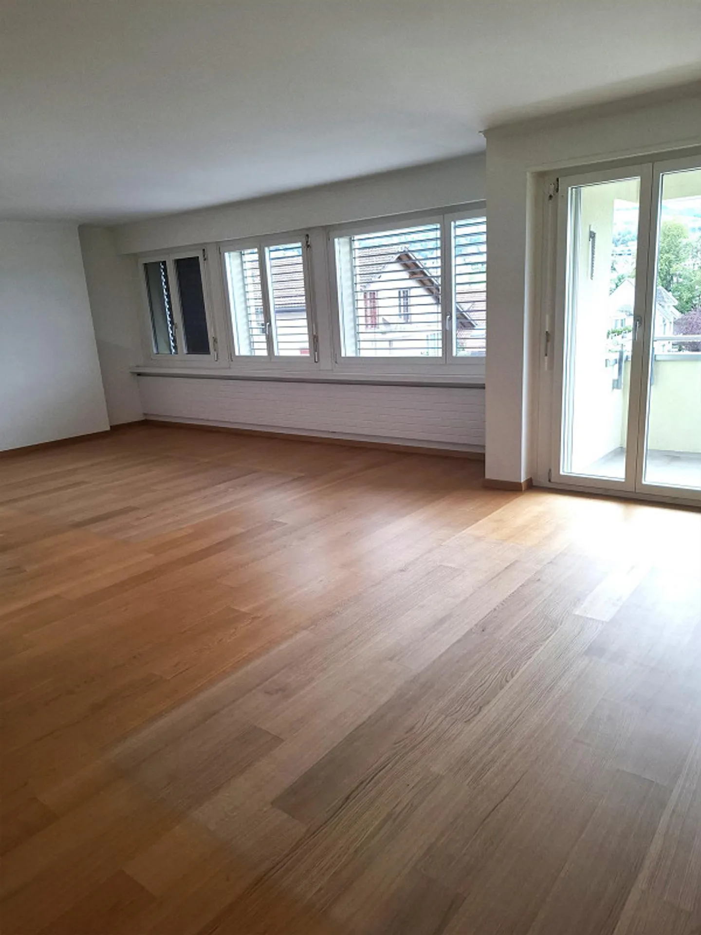 Bell'appartamento di 5,5 stanze con balcone - Foto 2 di 13