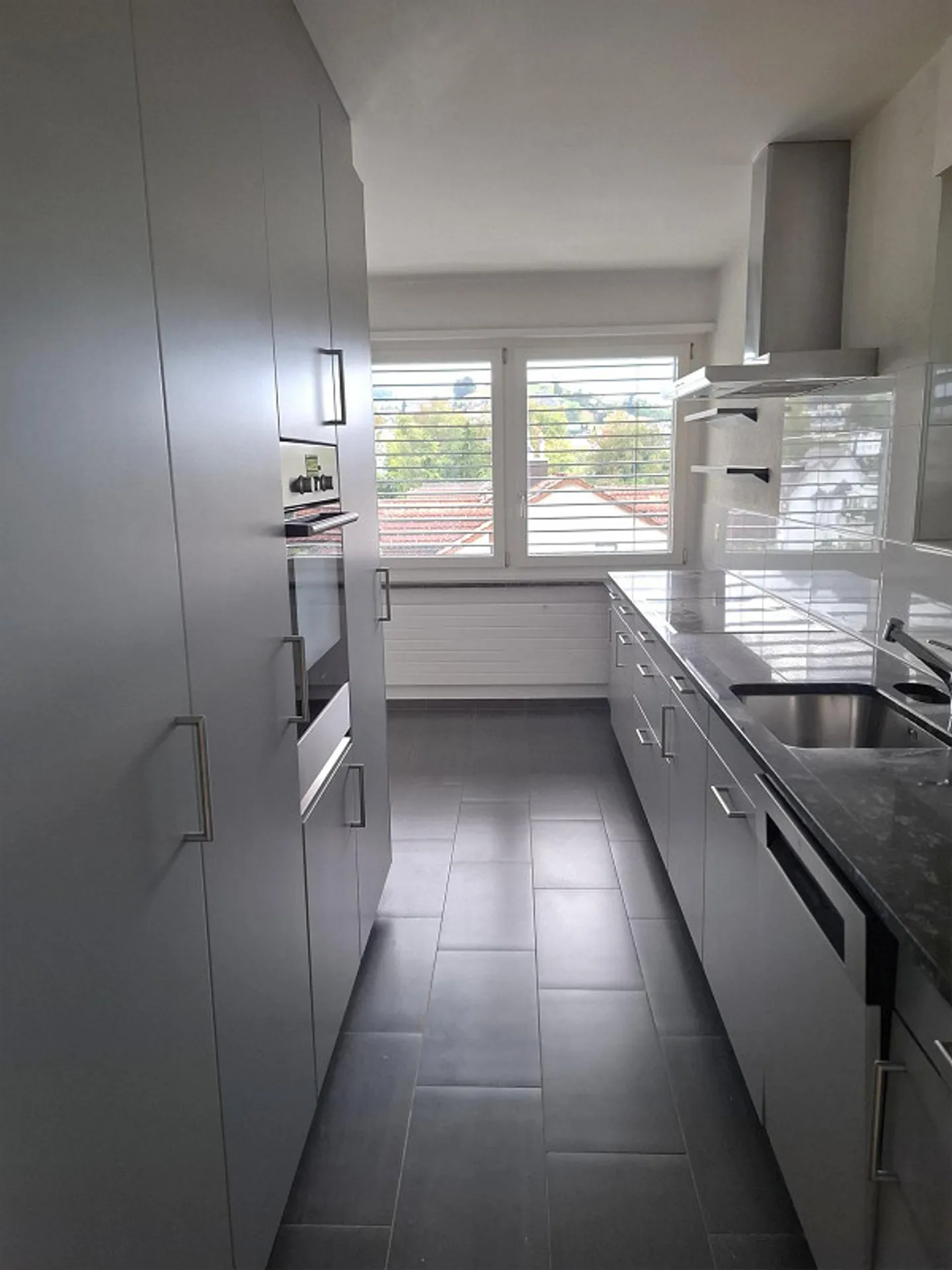 Bell'appartamento di 5,5 stanze con balcone - Foto 5 di 13