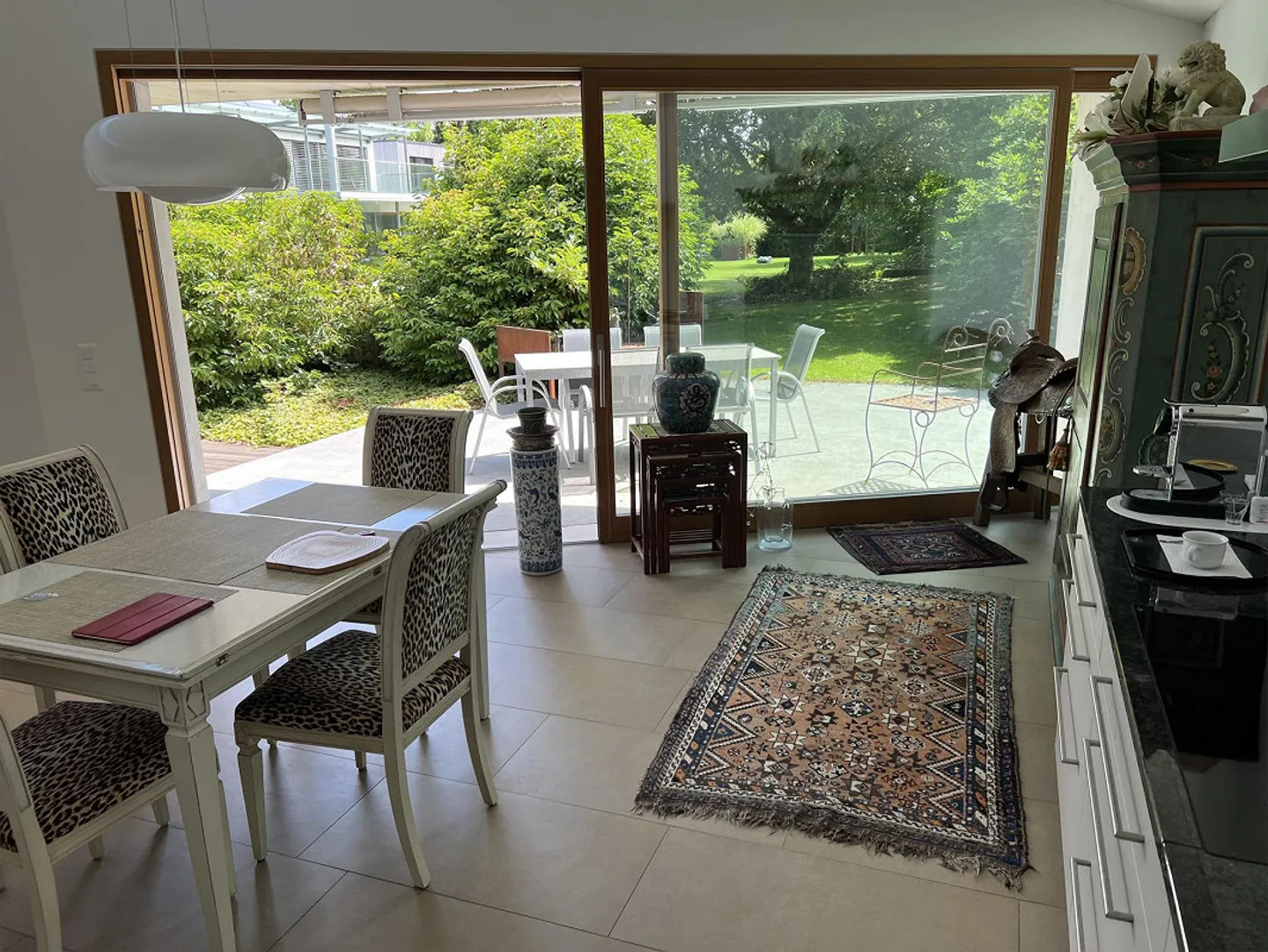 Living like in a single-family home - modern apartment near the lake with a large terrace - Photo 4 of 12