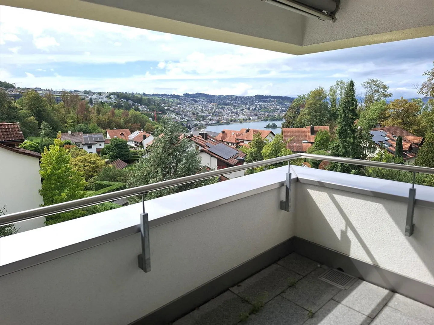 Bell'appartamento di 5,5 stanze con balcone - Foto 12 di 13