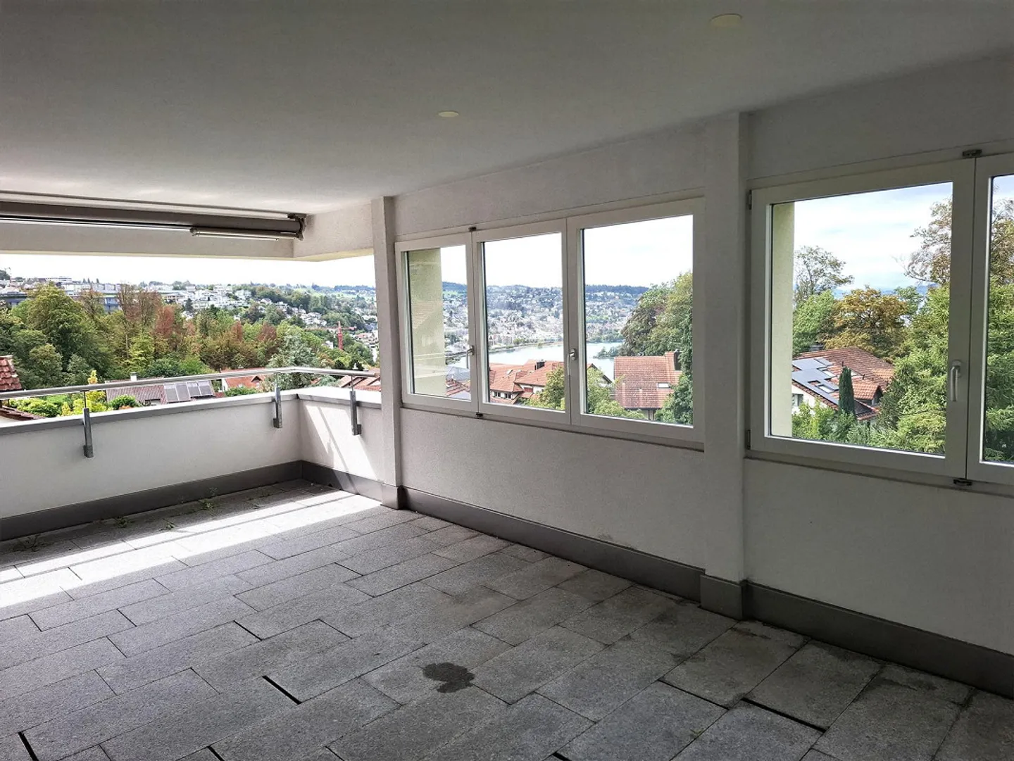 Bell'appartamento di 5,5 stanze con balcone - Foto 13 di 13