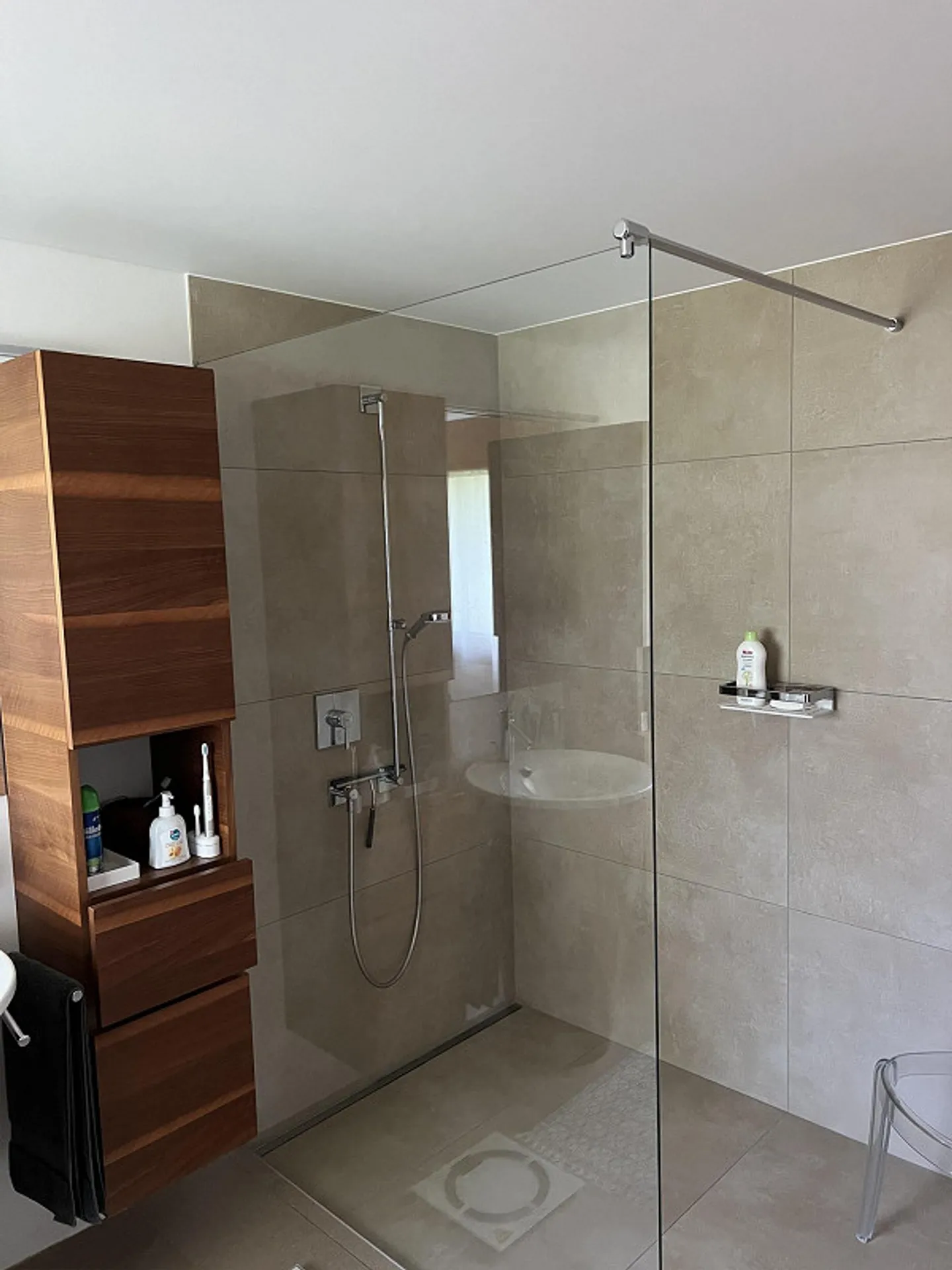 Living like in a single-family home - modern apartment near the lake with a large terrace - Photo 10 of 12