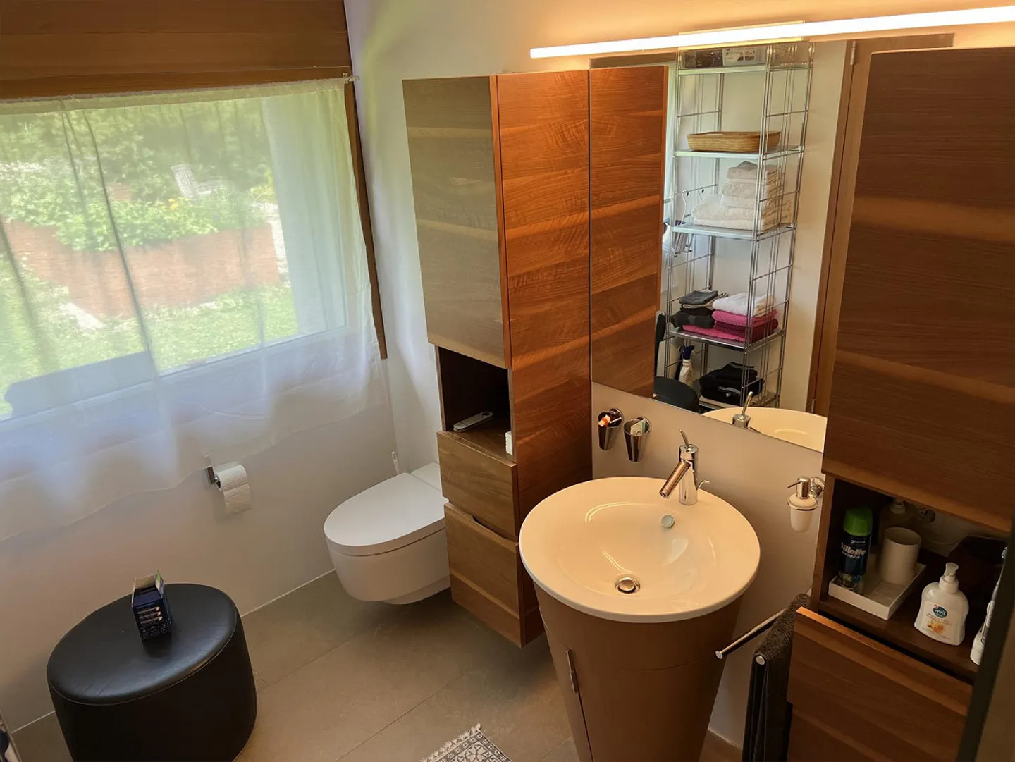 Living like in a single-family home - modern apartment near the lake with a large terrace - Photo 11 of 12