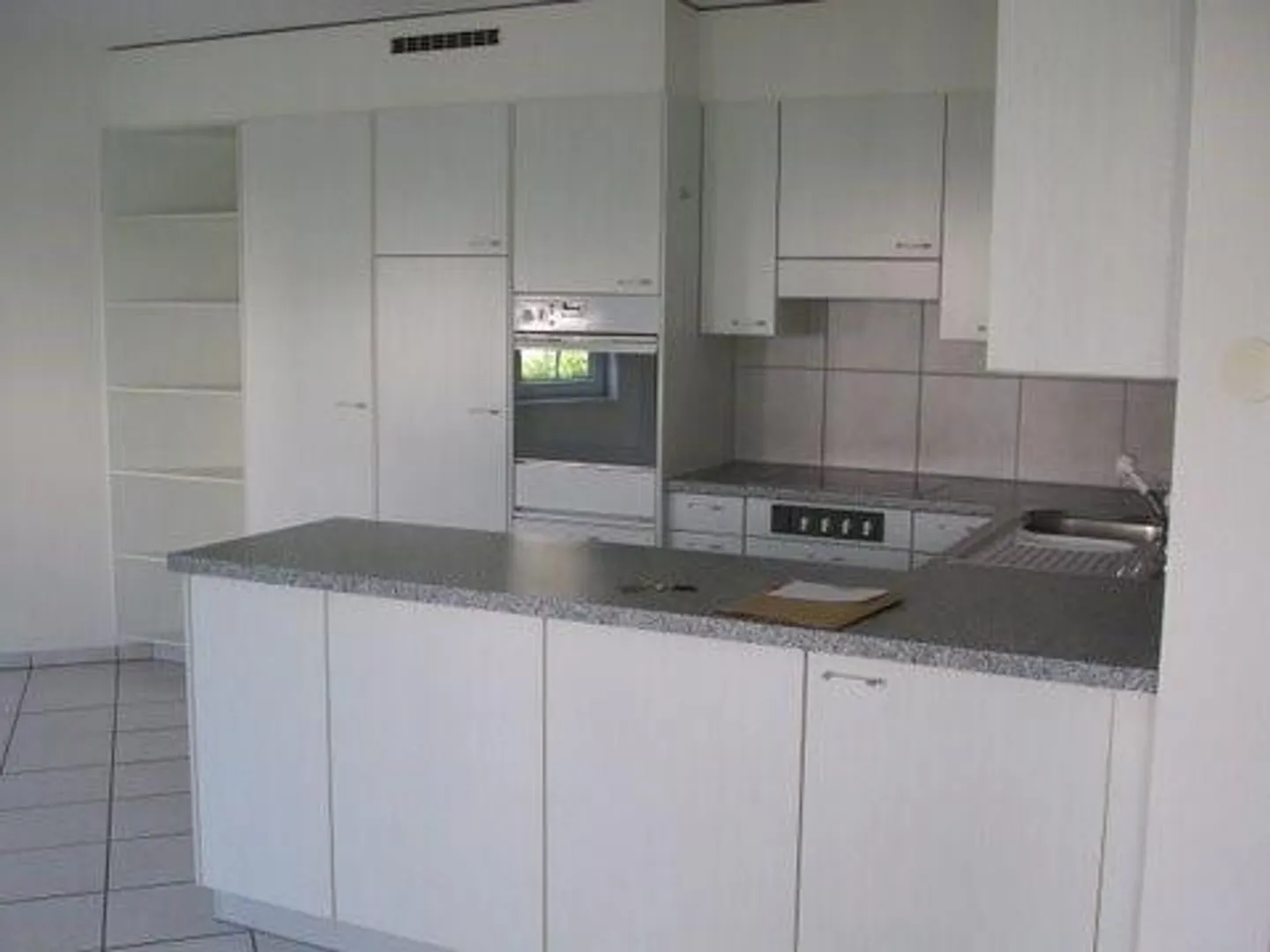 4.5 Room Apartment in Hagenbuch - Photo 3 of 8