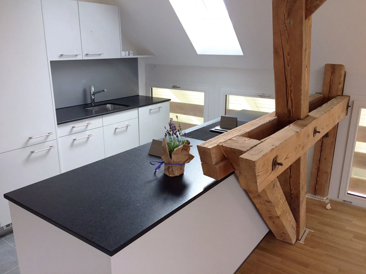 Appartamento Maisonette di 4.5 stanze luminoso in centro - Foto 2 di 14