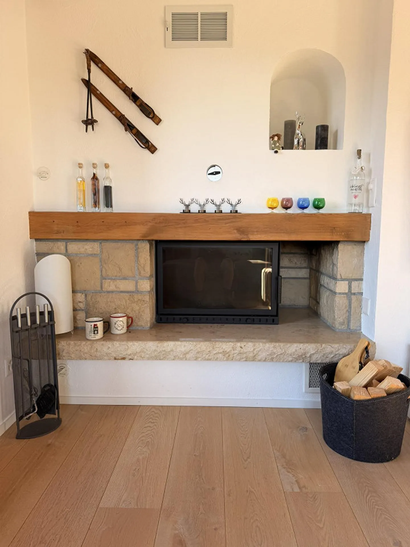 Vue sur la montagne incluse - Charmante, moderne première/seconde maison à Trin - Photo 3 sur 23