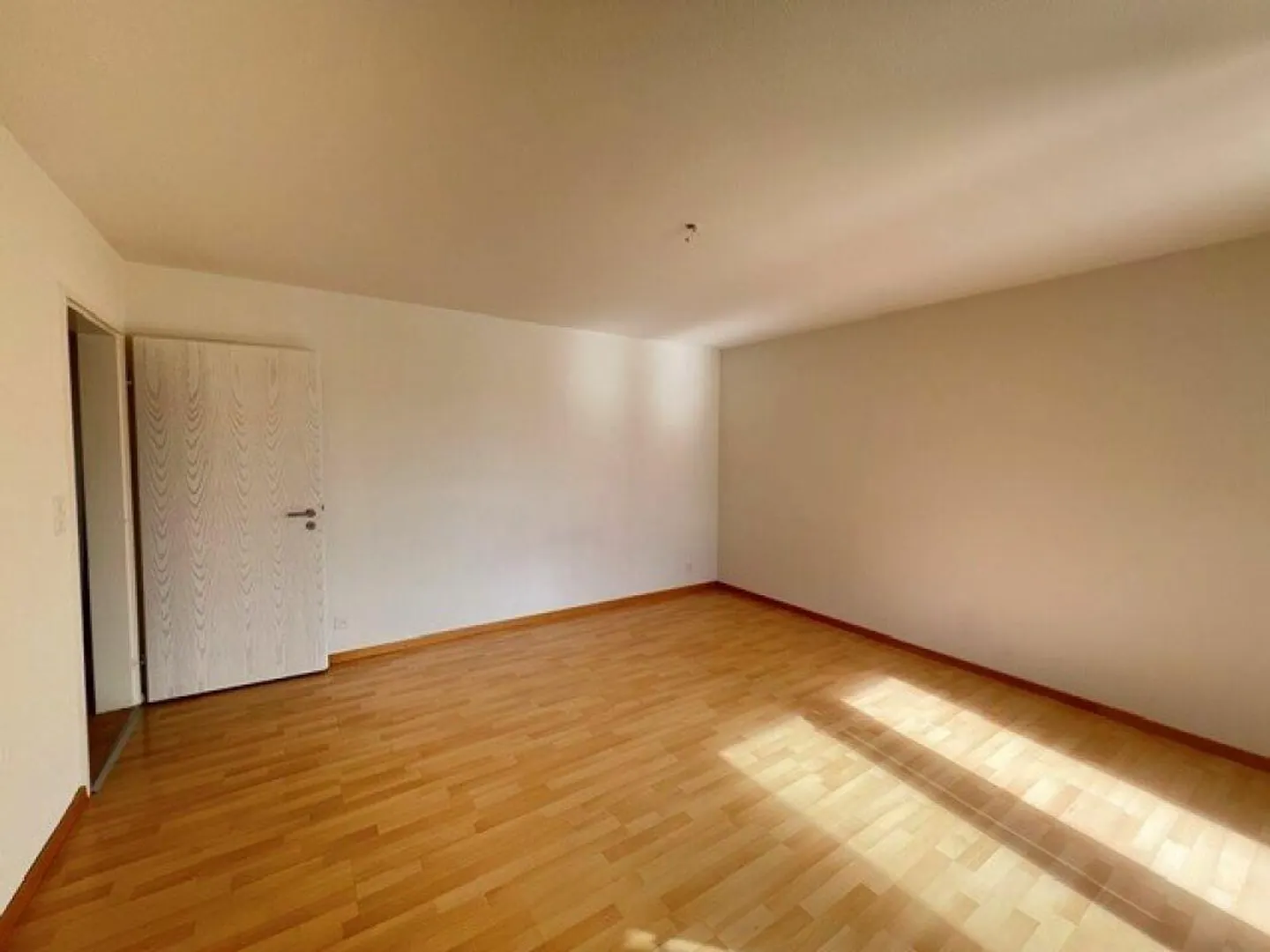 Traumhafte 5.5-Zimmerwohung mit grosszügigem Grundriss und Terrasse sucht Sie! - Foto 15 di 29