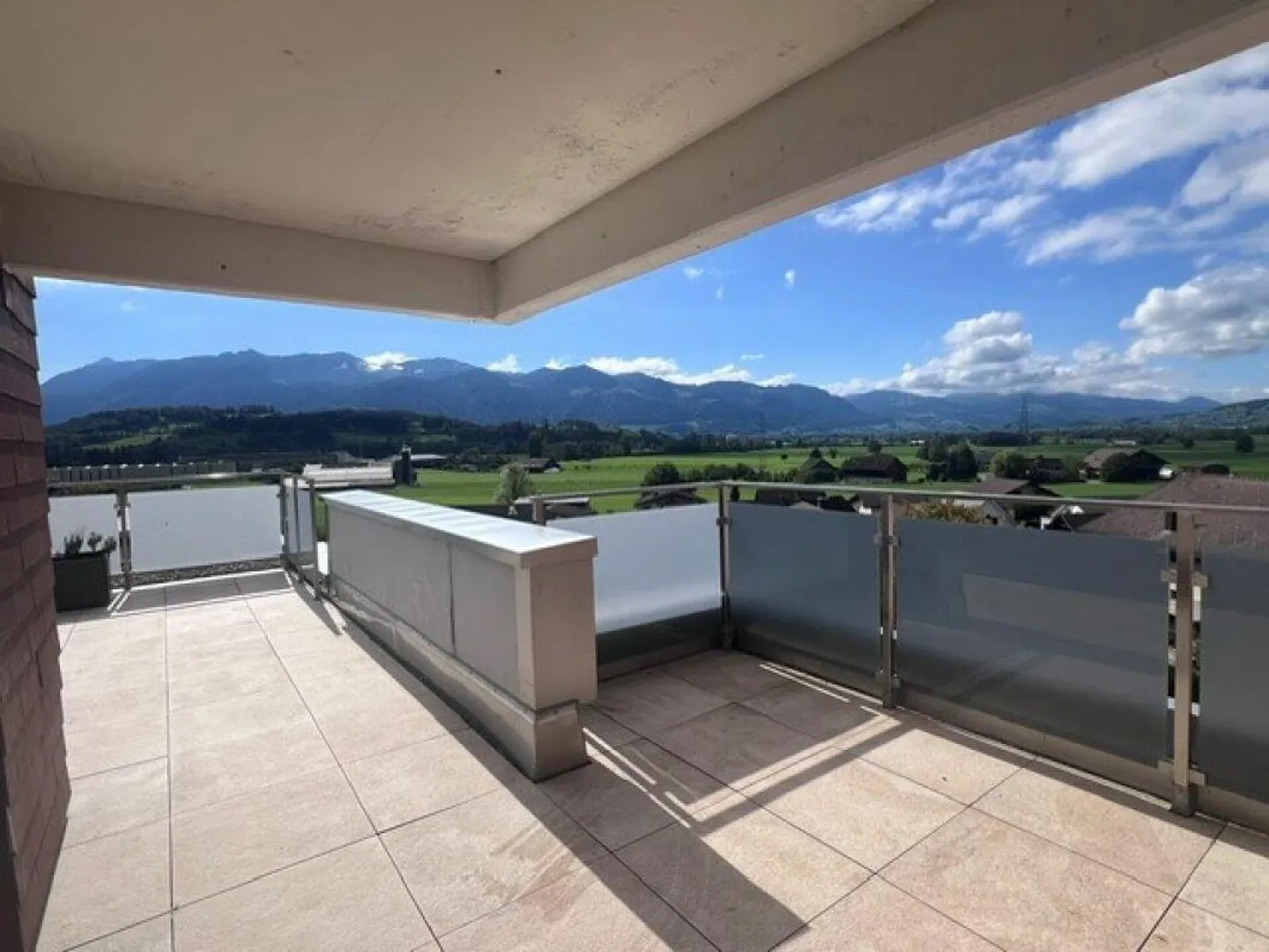 Traumhafte 5.5-Zimmerwohung mit grosszügigem Grundriss und Terrasse sucht Sie! - Foto 23 di 29