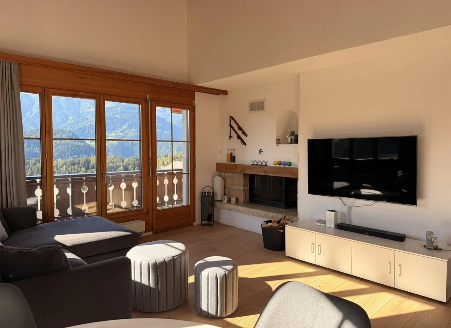 Vue sur la montagne incluse - Charmante, moderne première/seconde maison à Trin - Photo 6 sur 23