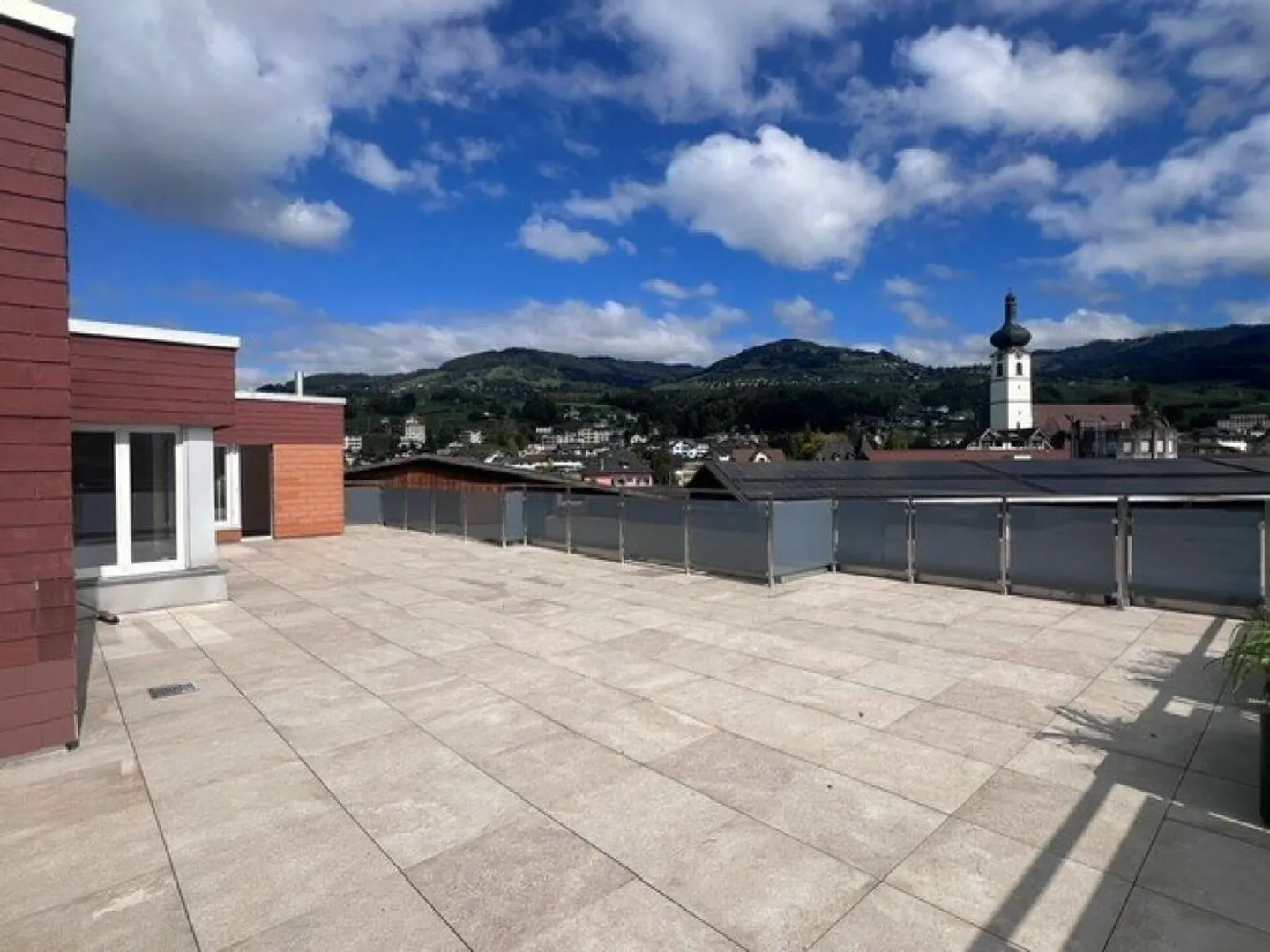Traumhafte 5.5-Zimmerwohung mit grosszügigem Grundriss und Terrasse sucht Sie! - Foto 26 di 29
