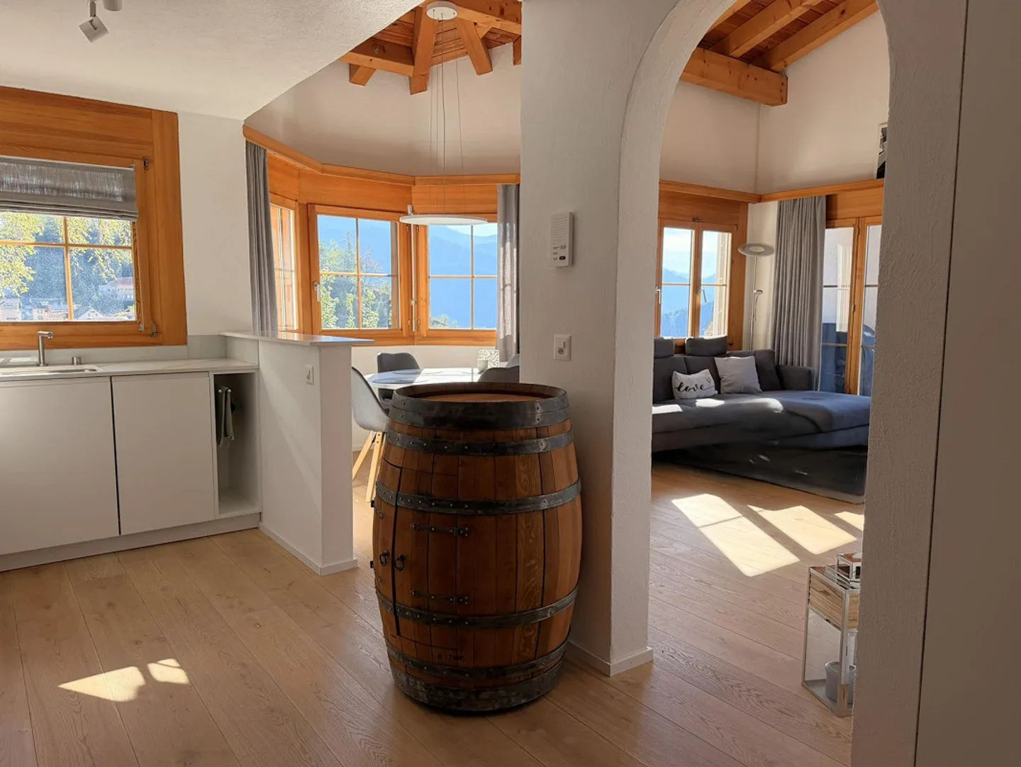 Vue sur la montagne incluse - Charmante, moderne première/seconde maison à Trin - Photo 9 sur 23